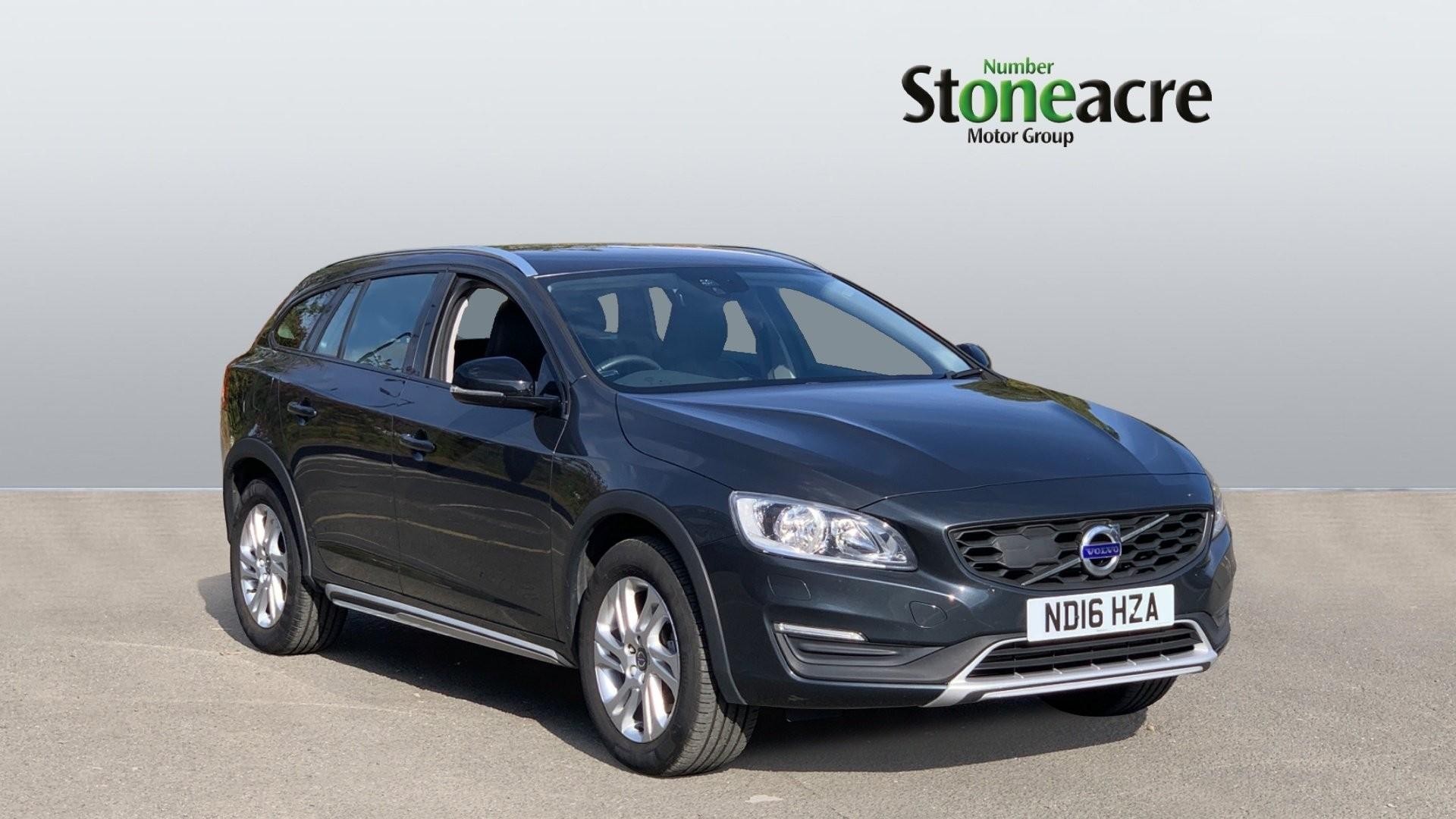 Volvo V60 Cross Country Image 1