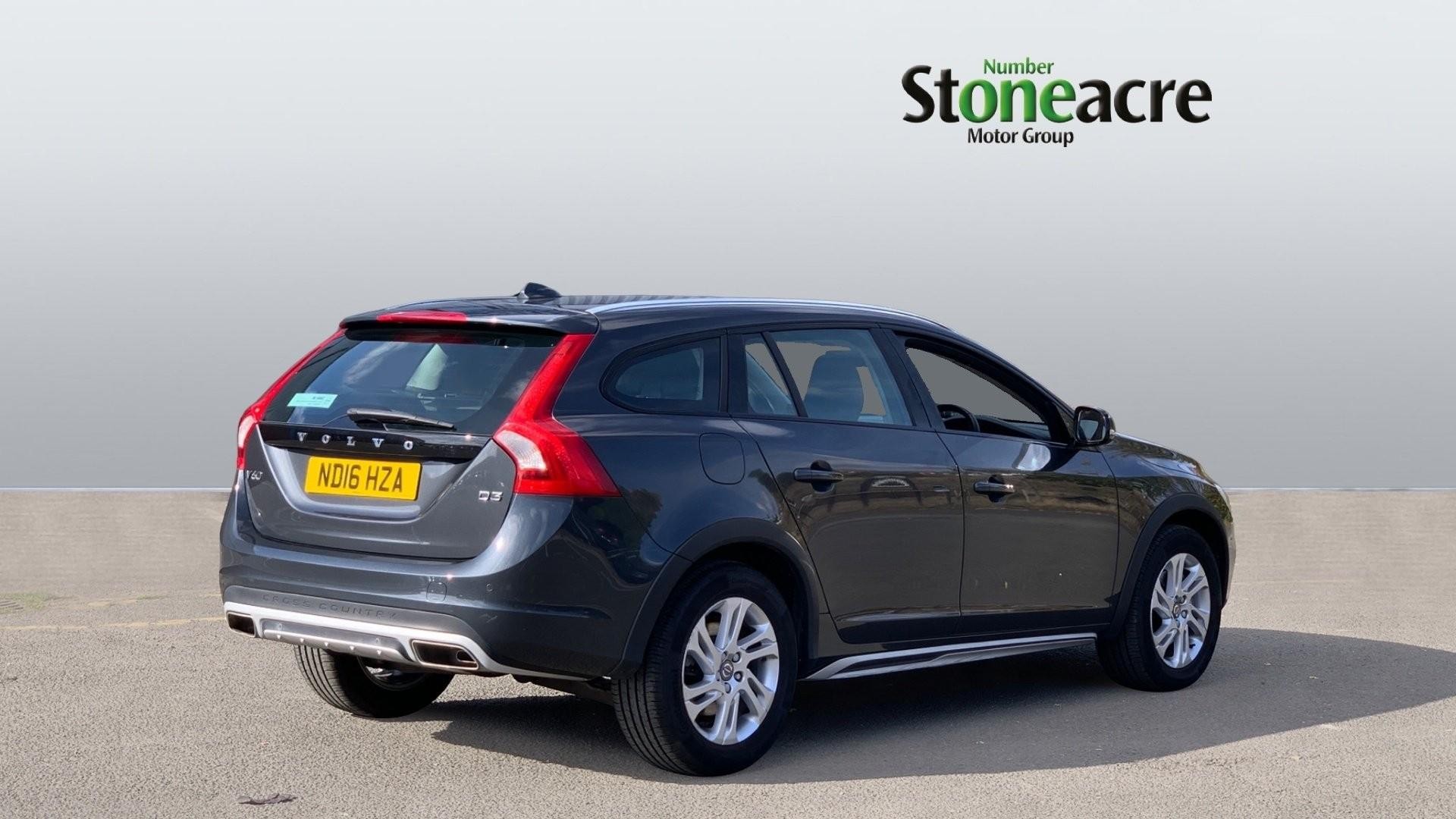 Volvo V60 Cross Country Image 7