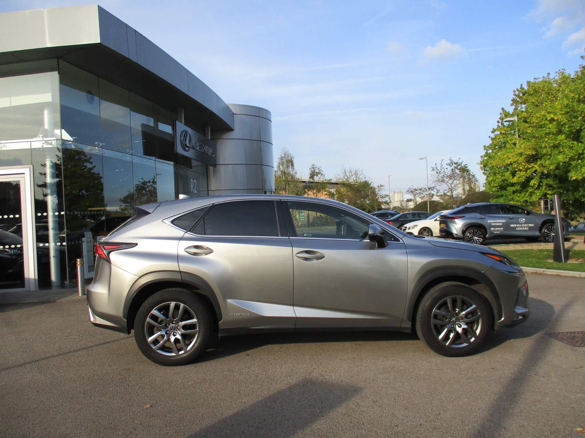 Lexus NX Image 4