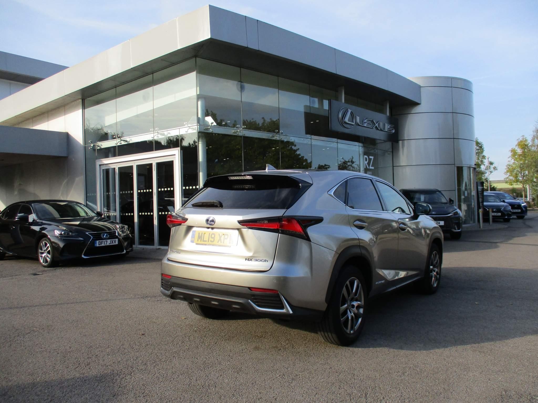 Lexus NX Image 5