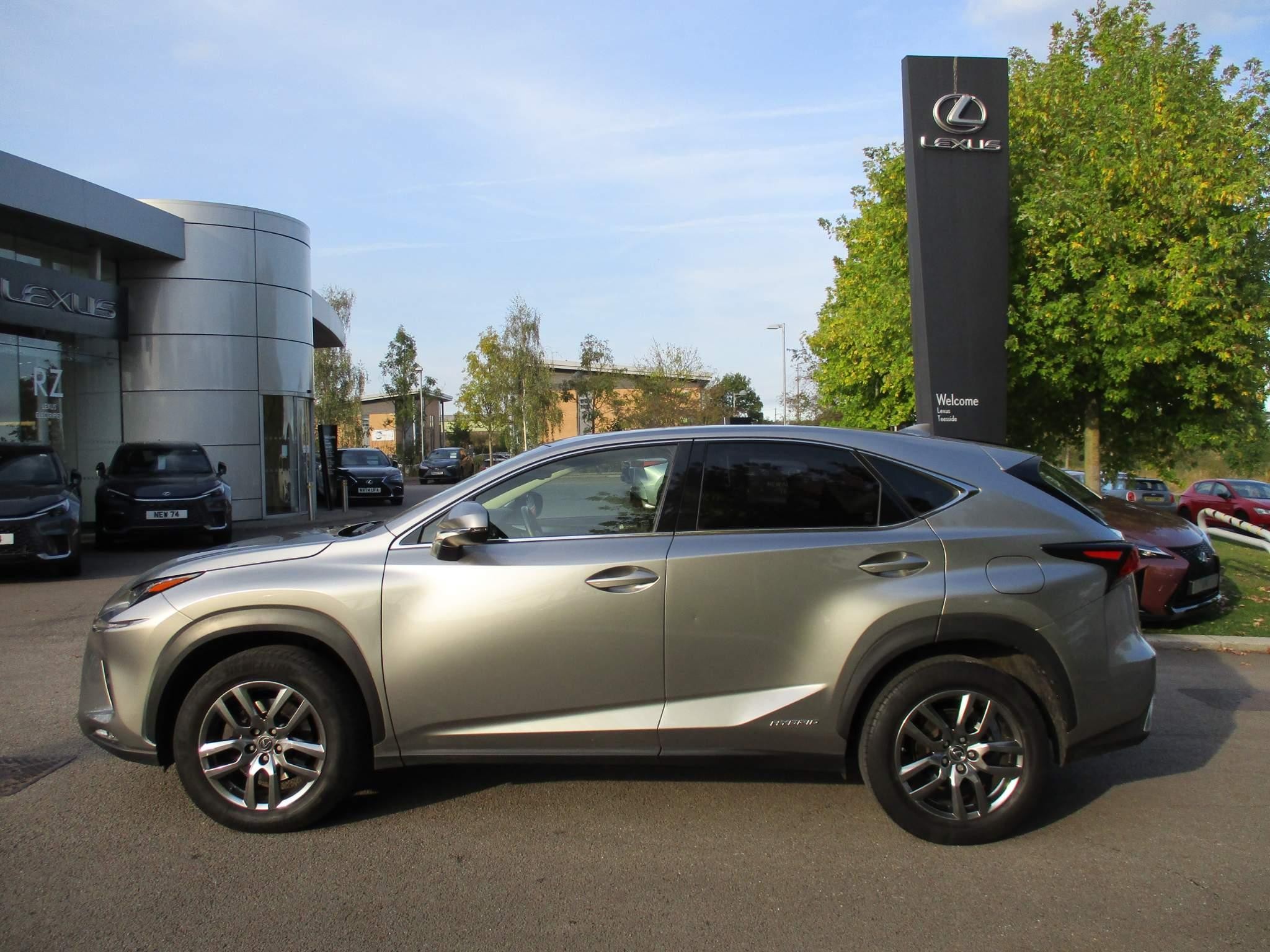 Lexus NX Image 8