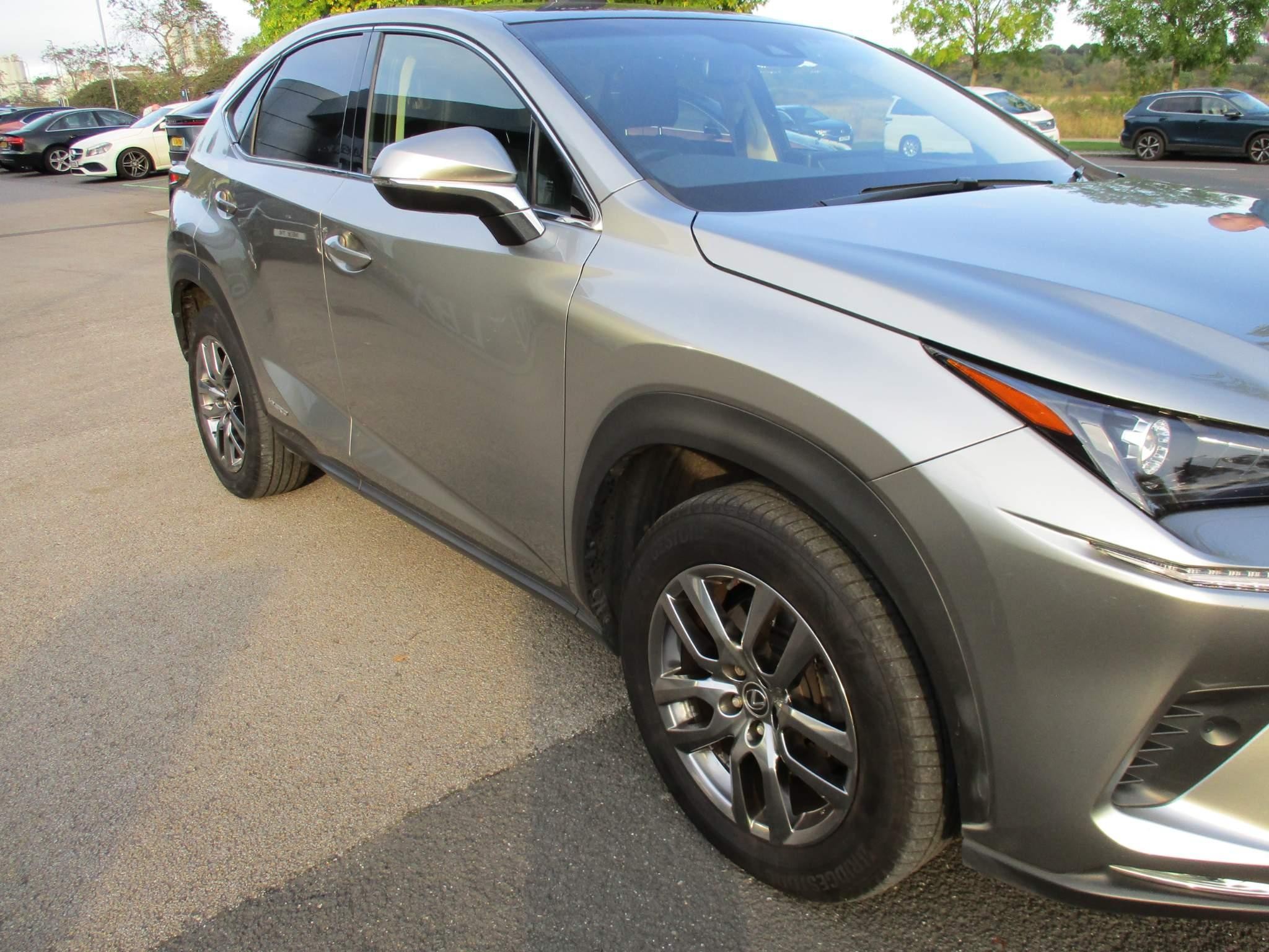 Lexus NX Image 44