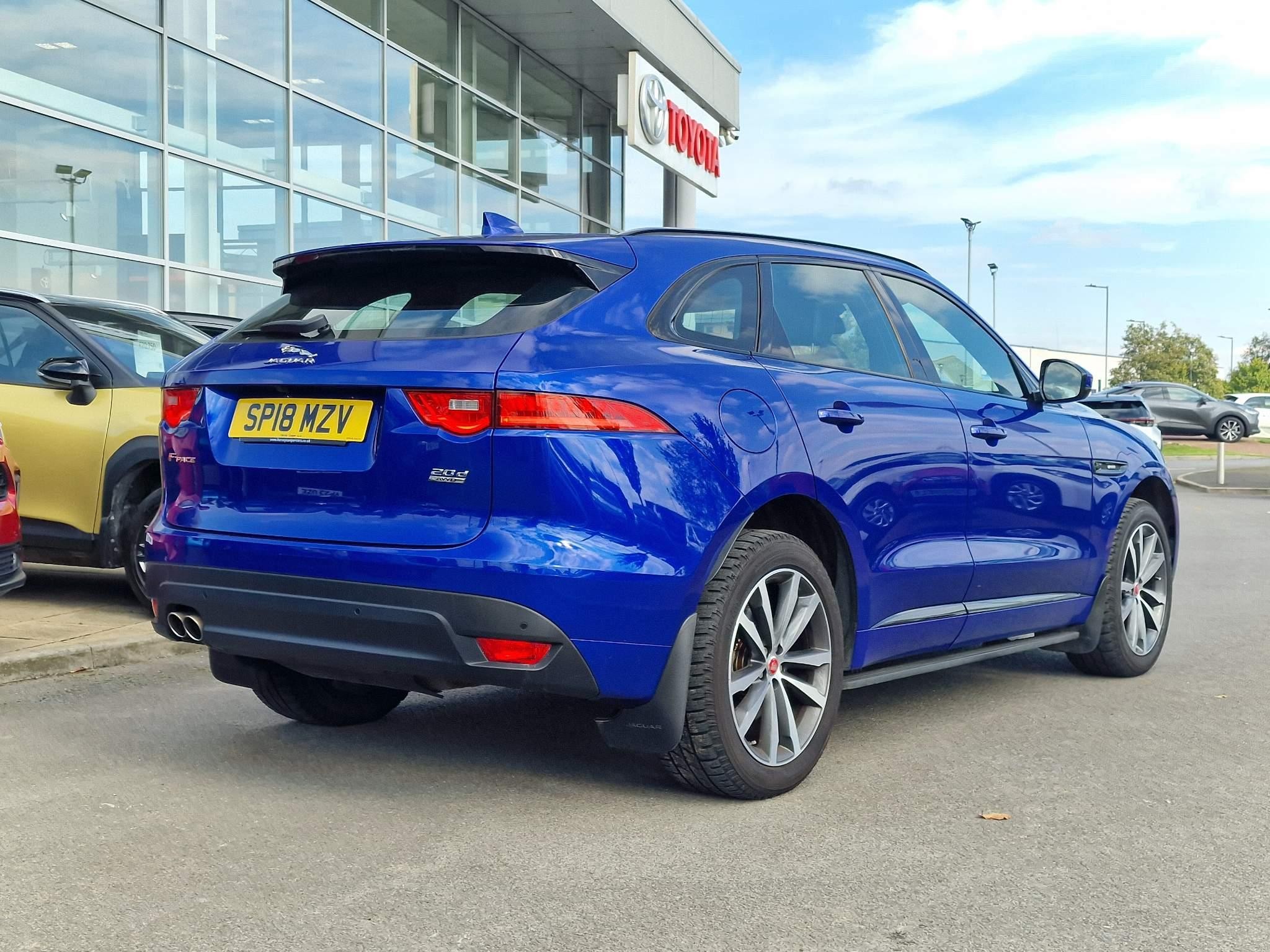 Jaguar F-Pace Image 2