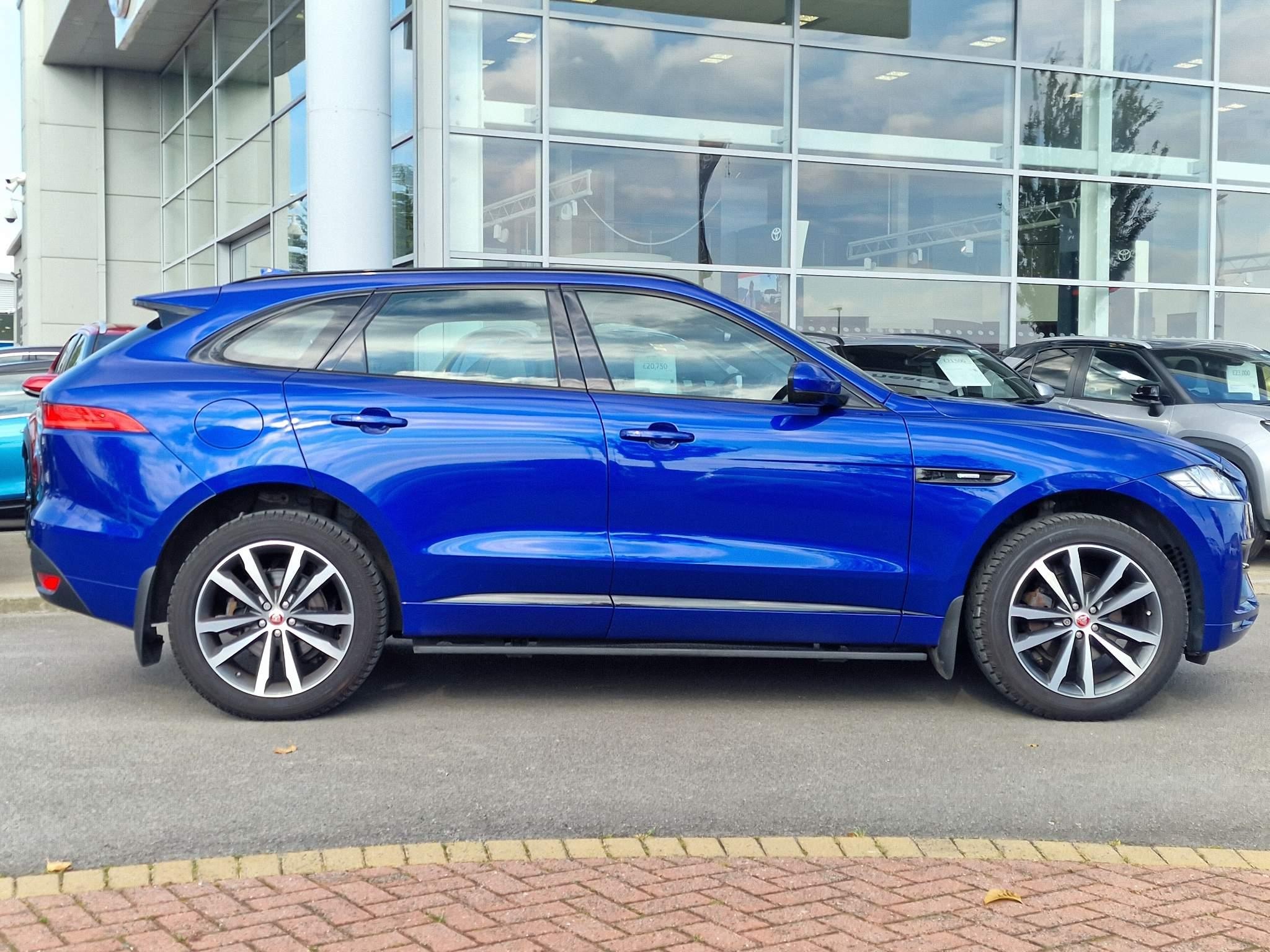 Jaguar F-Pace Image 16