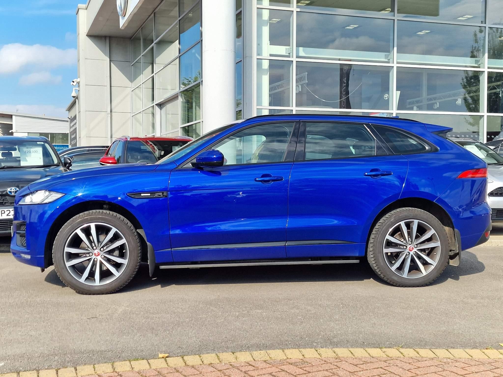 Jaguar F-Pace Image 17