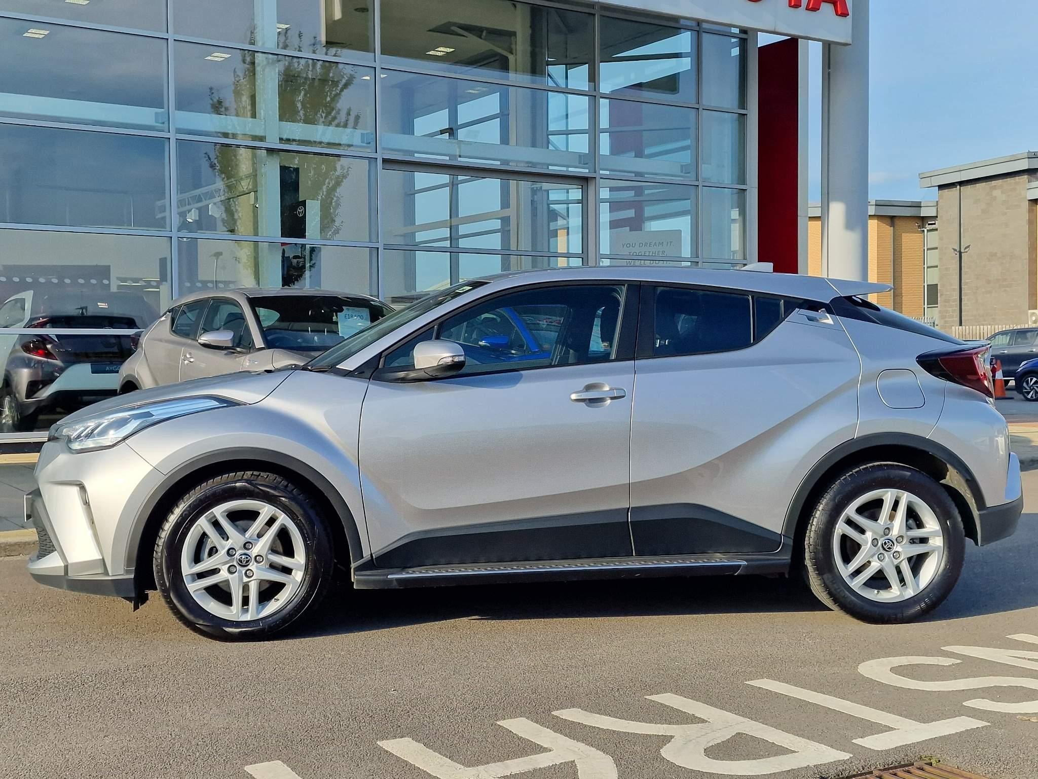 Toyota C-HR Image 19