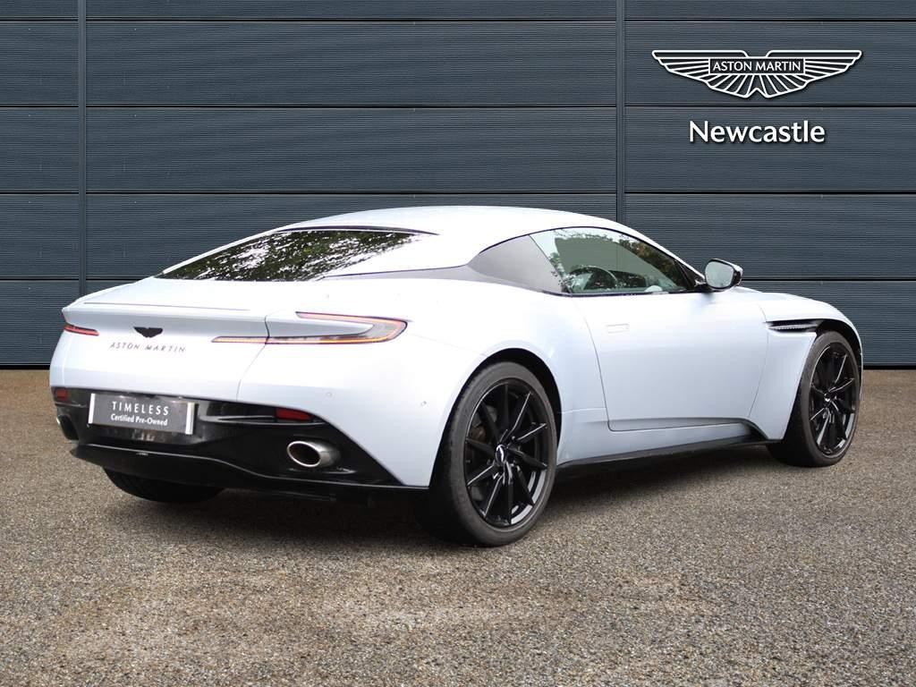 Aston Martin DB11 Image 14