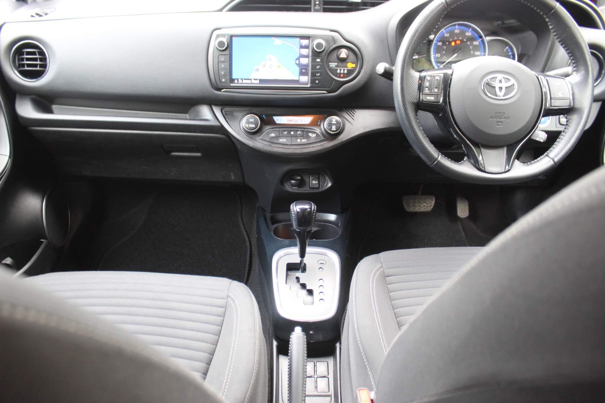 Toyota Yaris Image 12