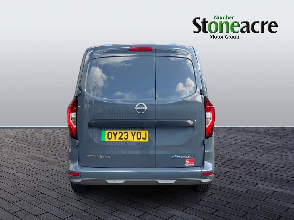 Nissan Townstar Image 4