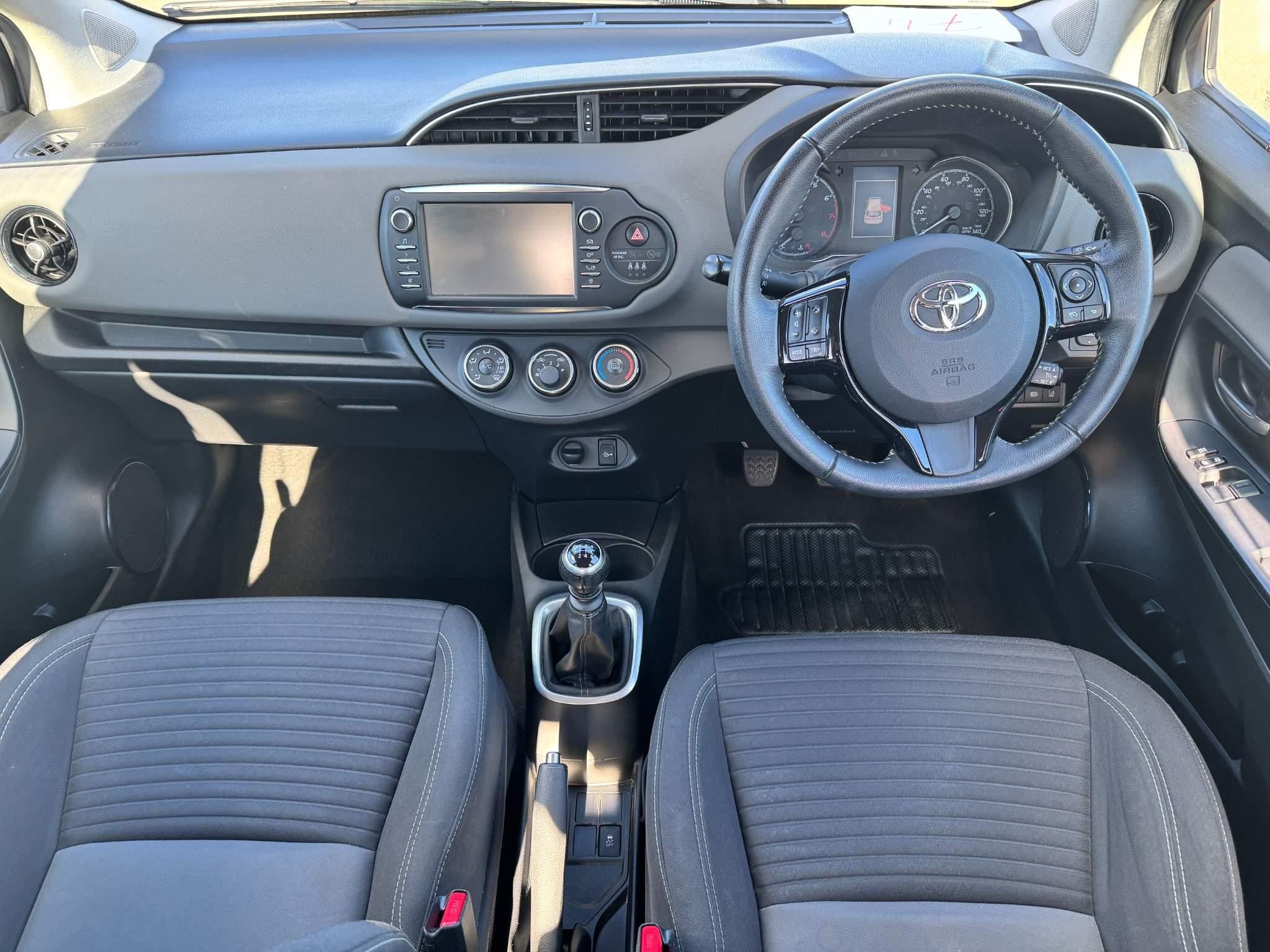 Toyota Yaris Image 17