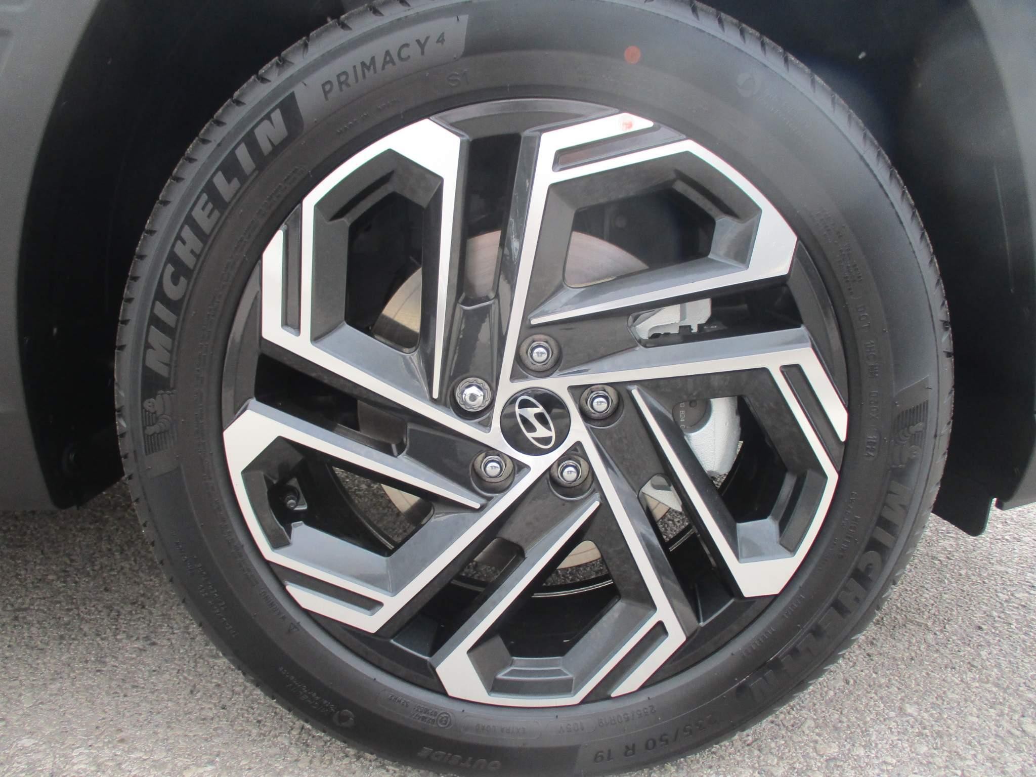 Hyundai TUCSON Image 9