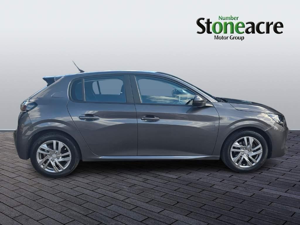 Peugeot 208 Image 2