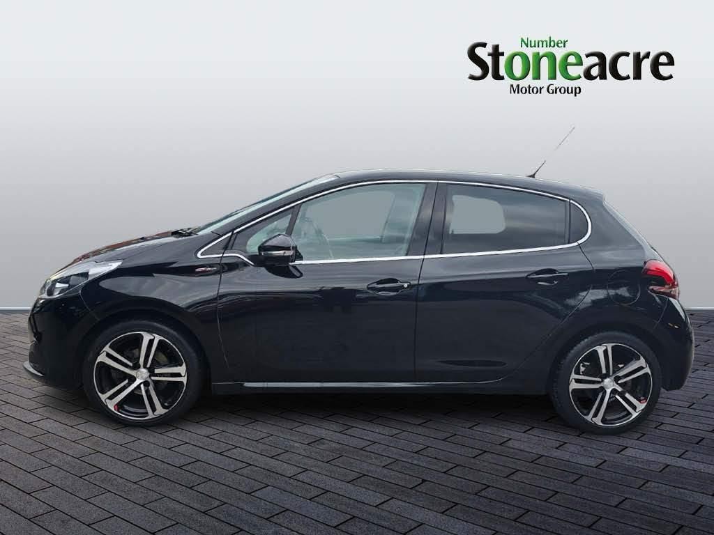 Peugeot 208 Image 6