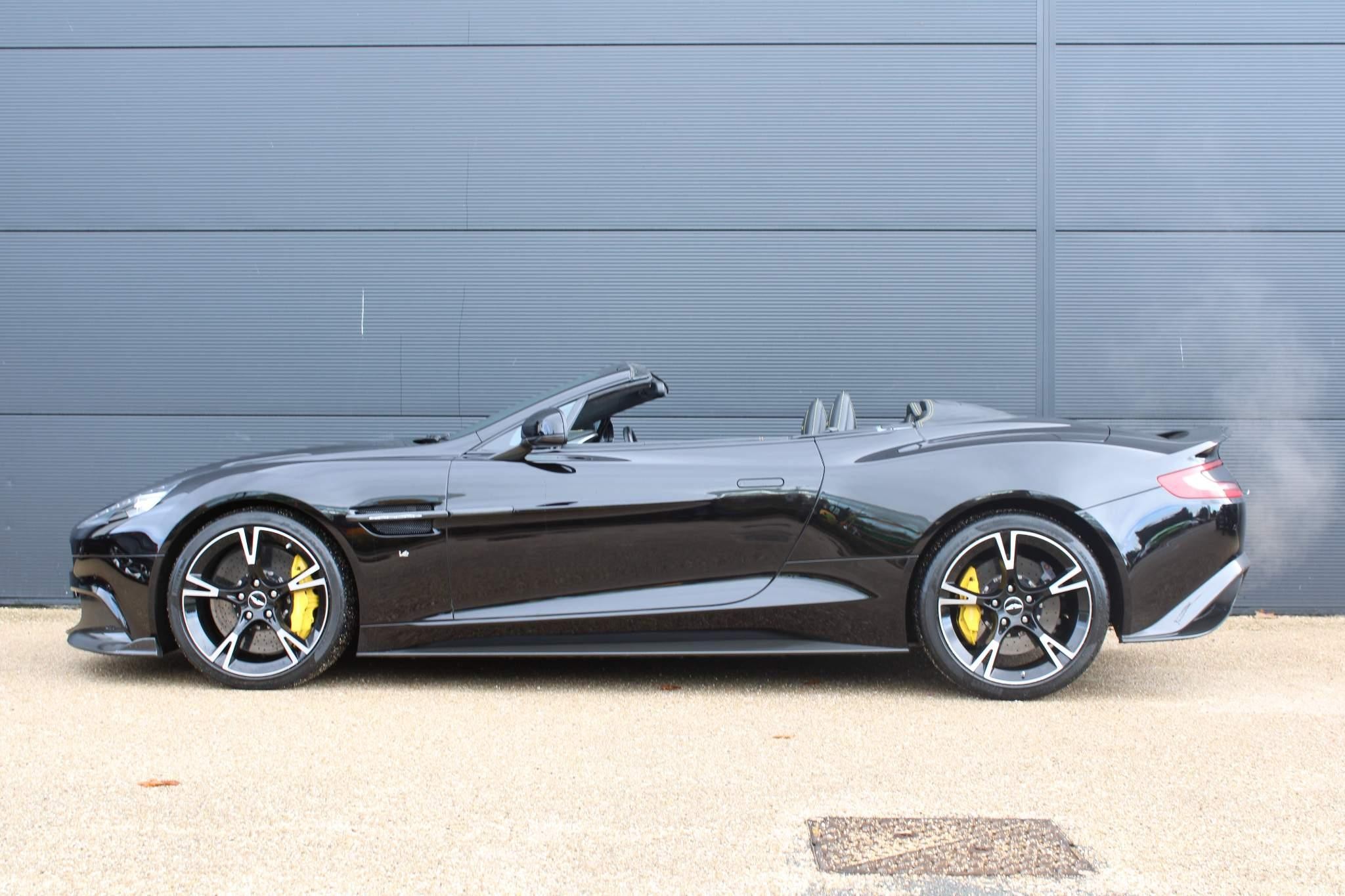 Aston Martin Vanquish Image 15