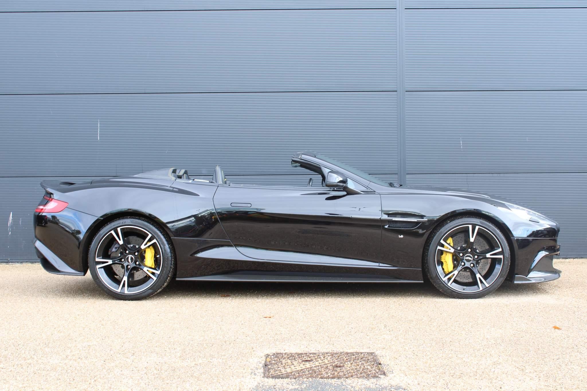 Aston Martin Vanquish Image 16