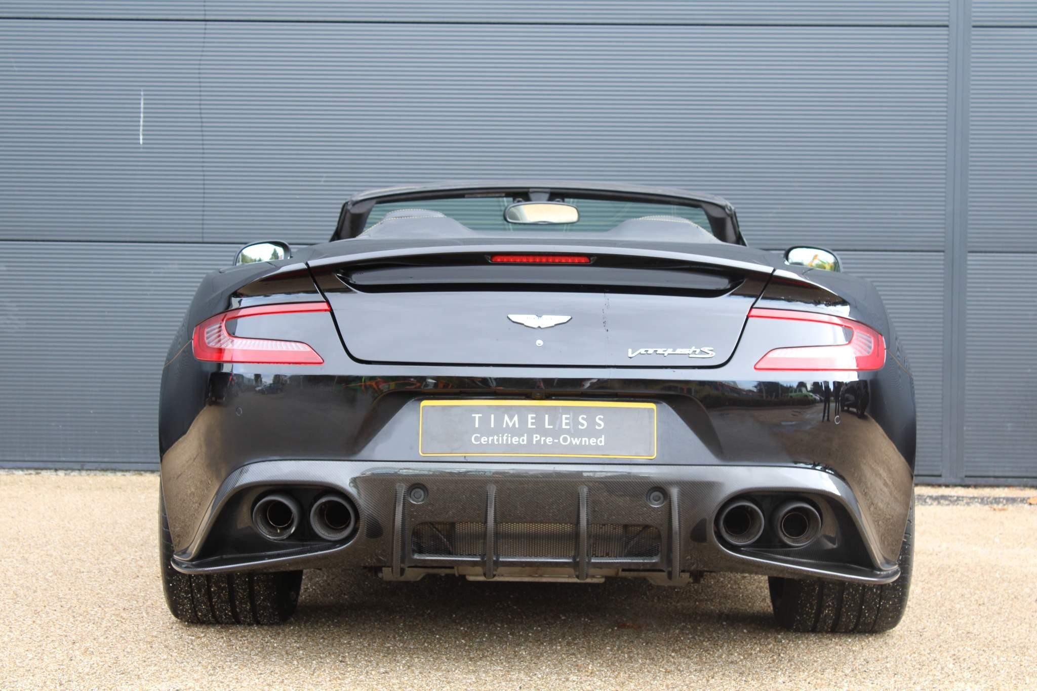 Aston Martin Vanquish Image 19