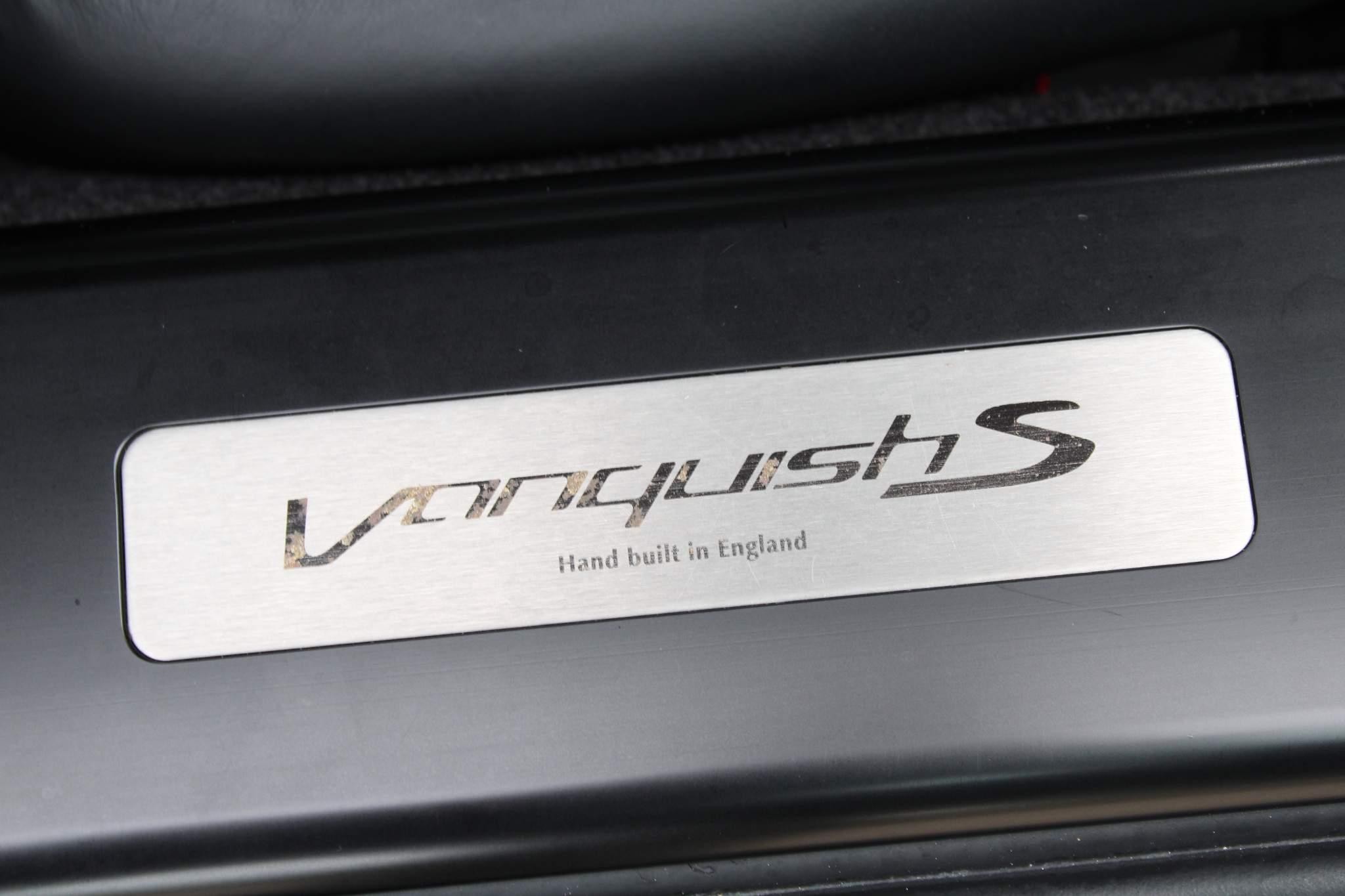 Aston Martin Vanquish Image 21