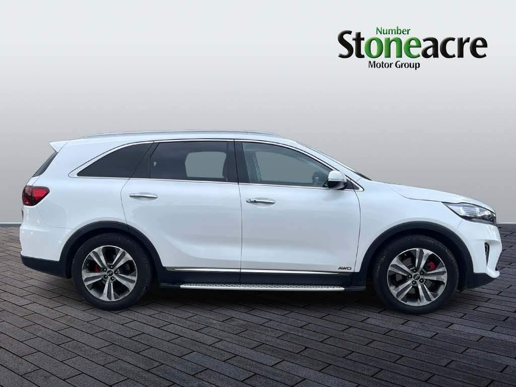 Kia Sorento Image 2