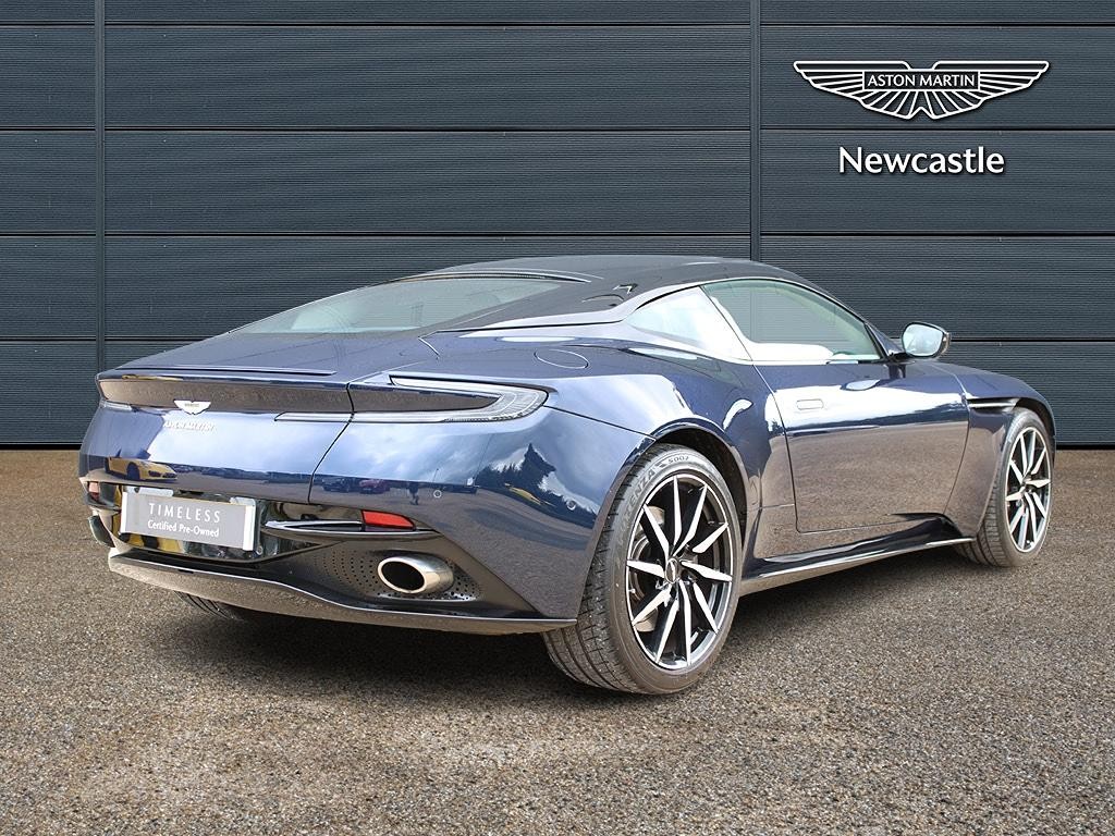 Aston Martin DB11 Image 17