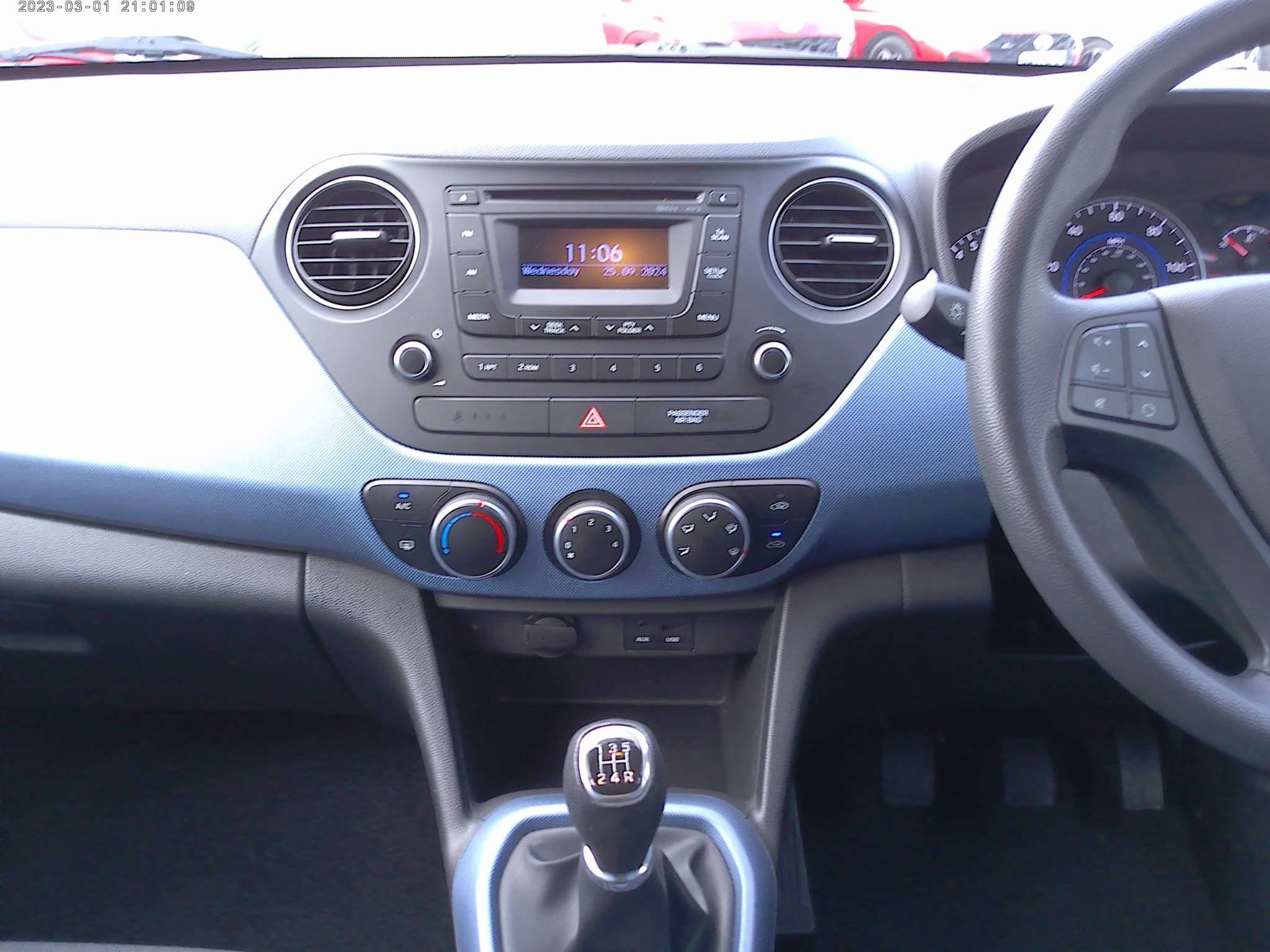 Hyundai i10 Image 16