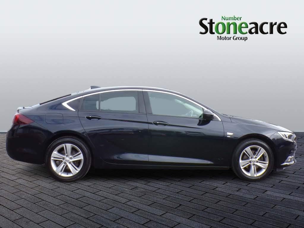 Vauxhall Insignia Image 2