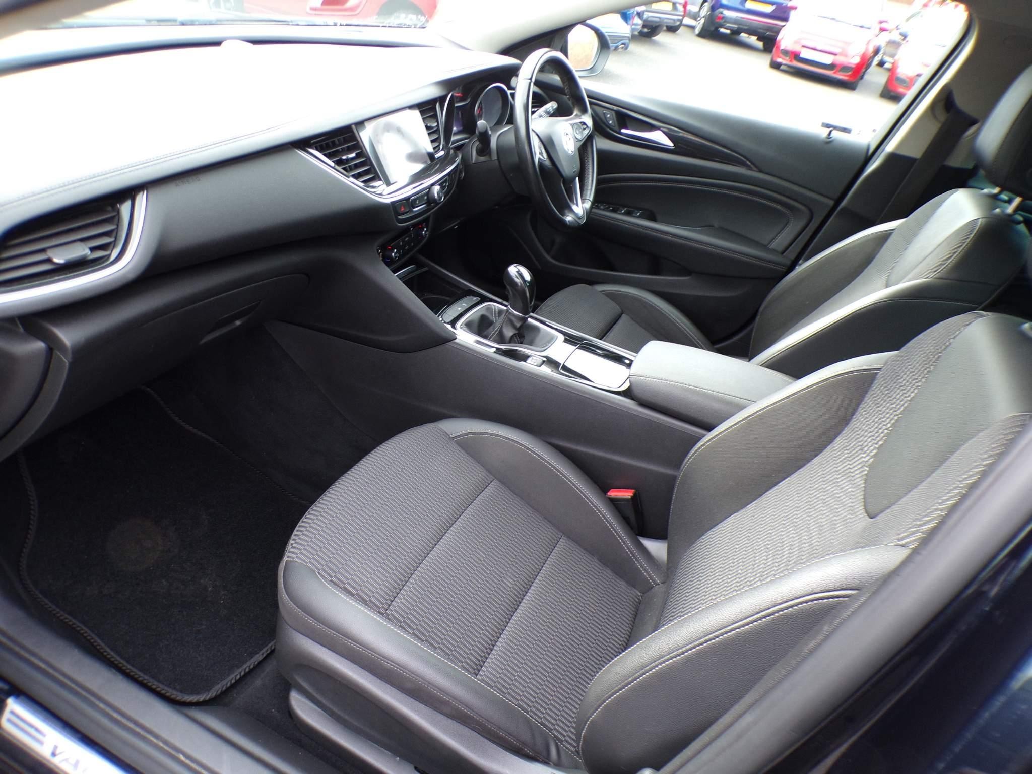 Vauxhall Insignia Image 13