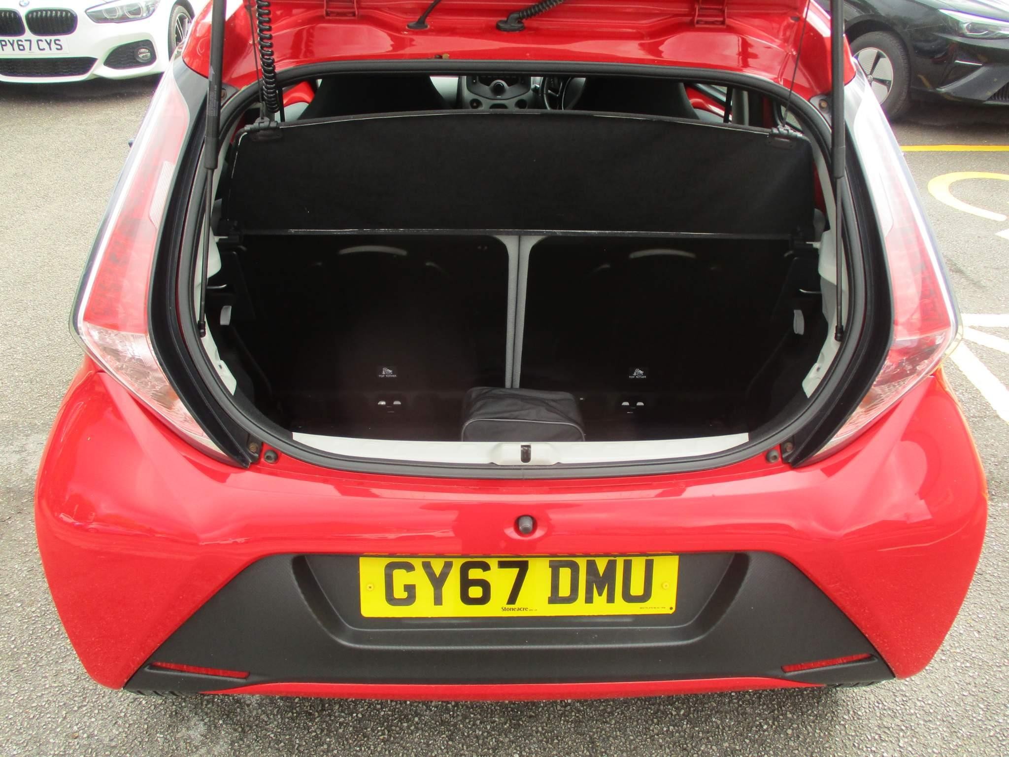 Toyota Aygo Image 10