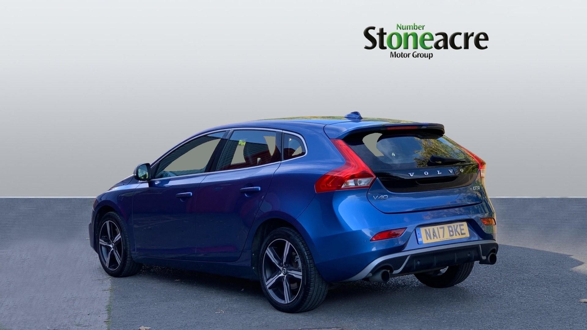 Volvo V40 Image 2