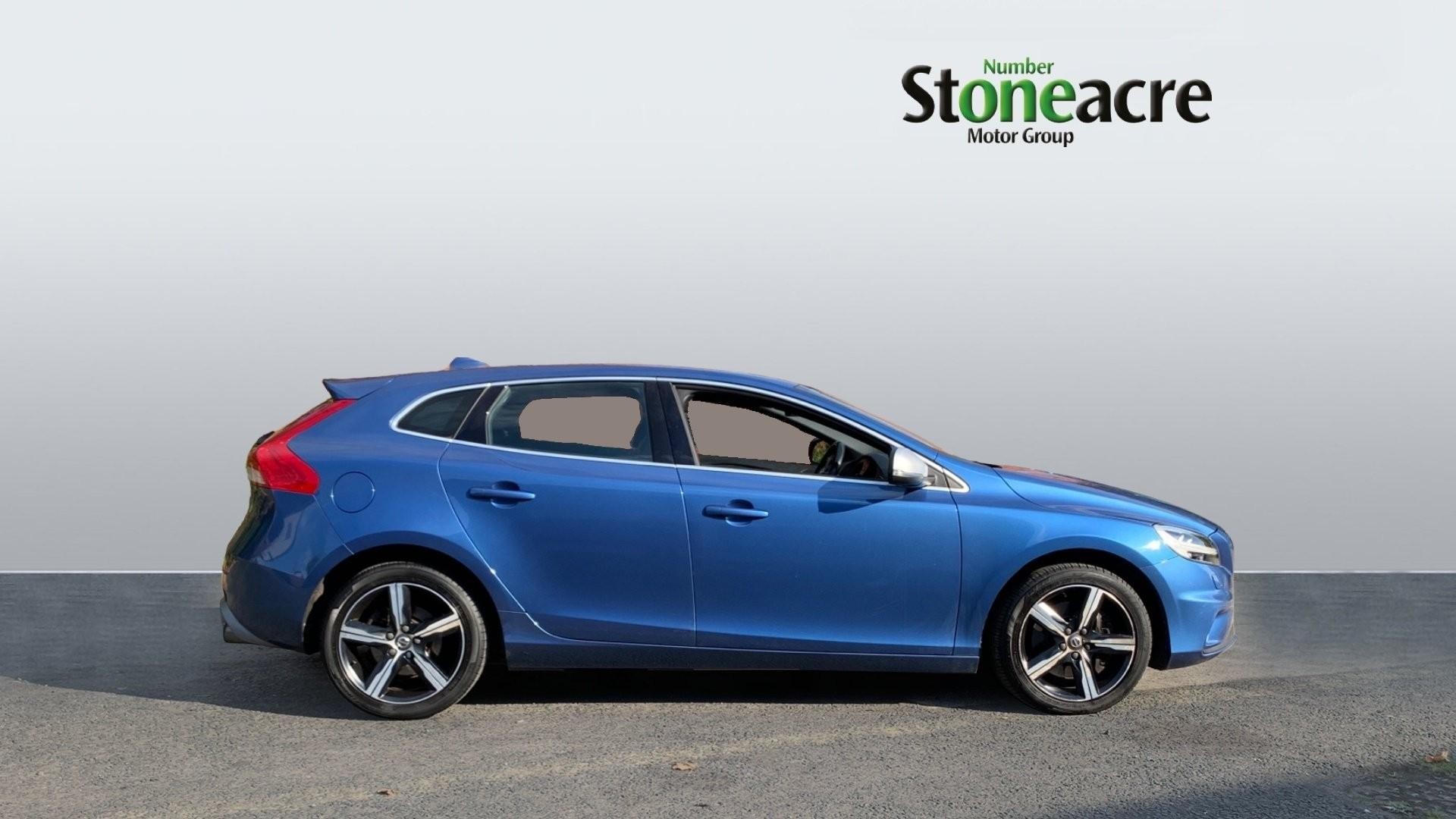 Volvo V40 Image 3