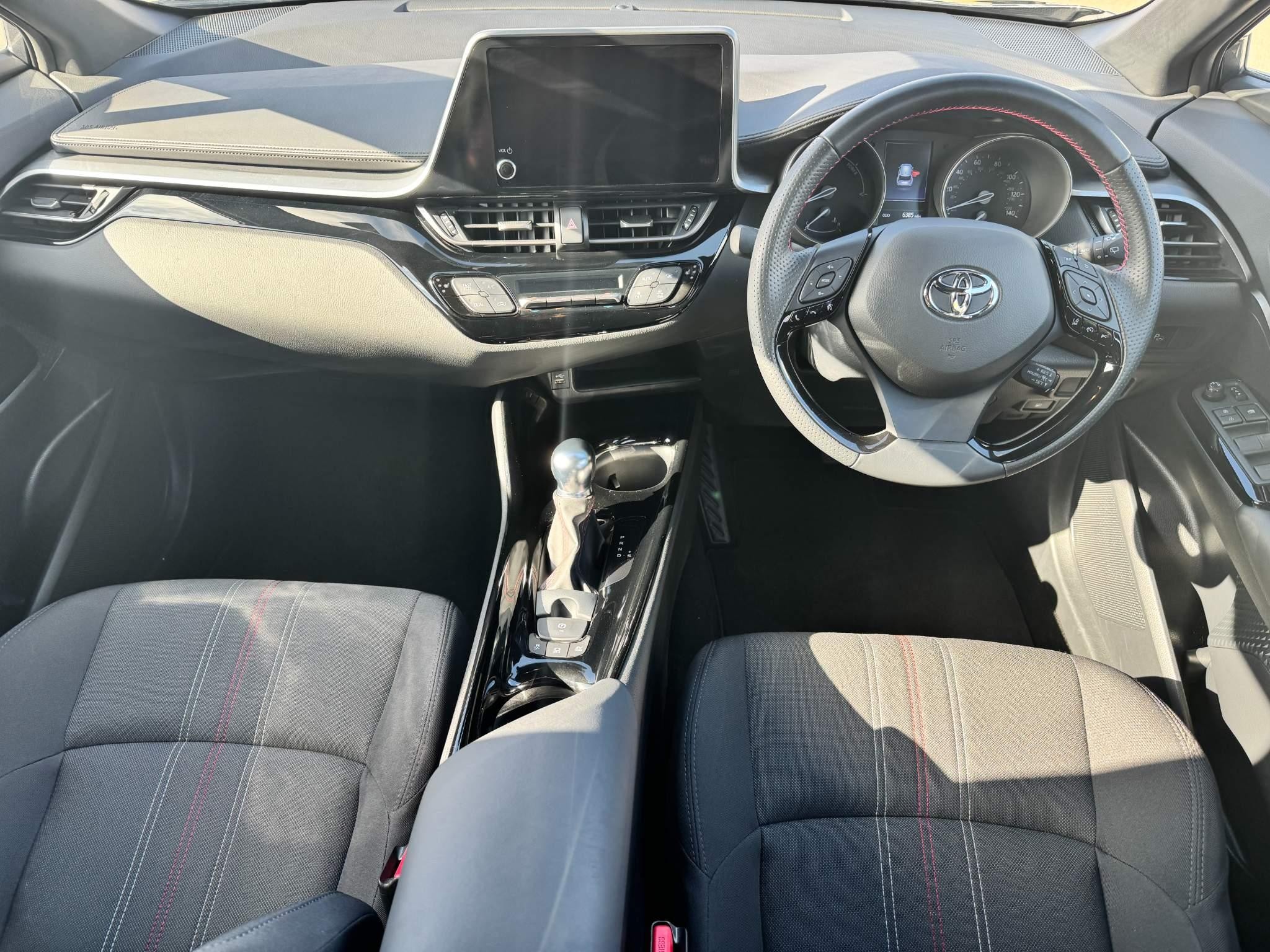 Toyota C-HR Image 17