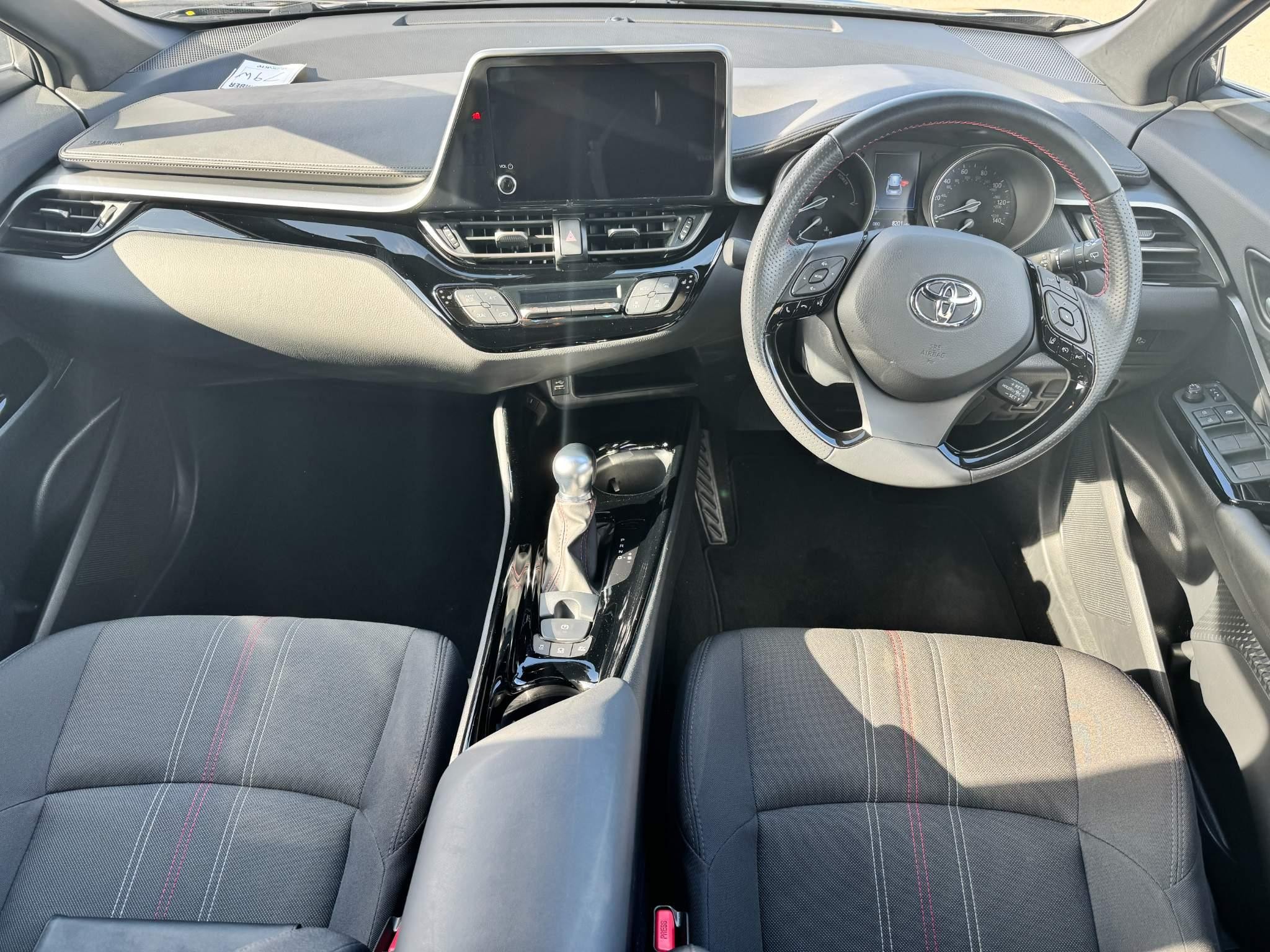 Toyota C-HR Image 17