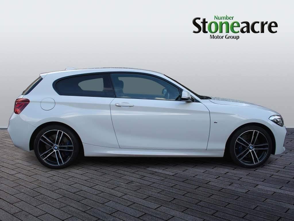 BMW 1 Series Image 2