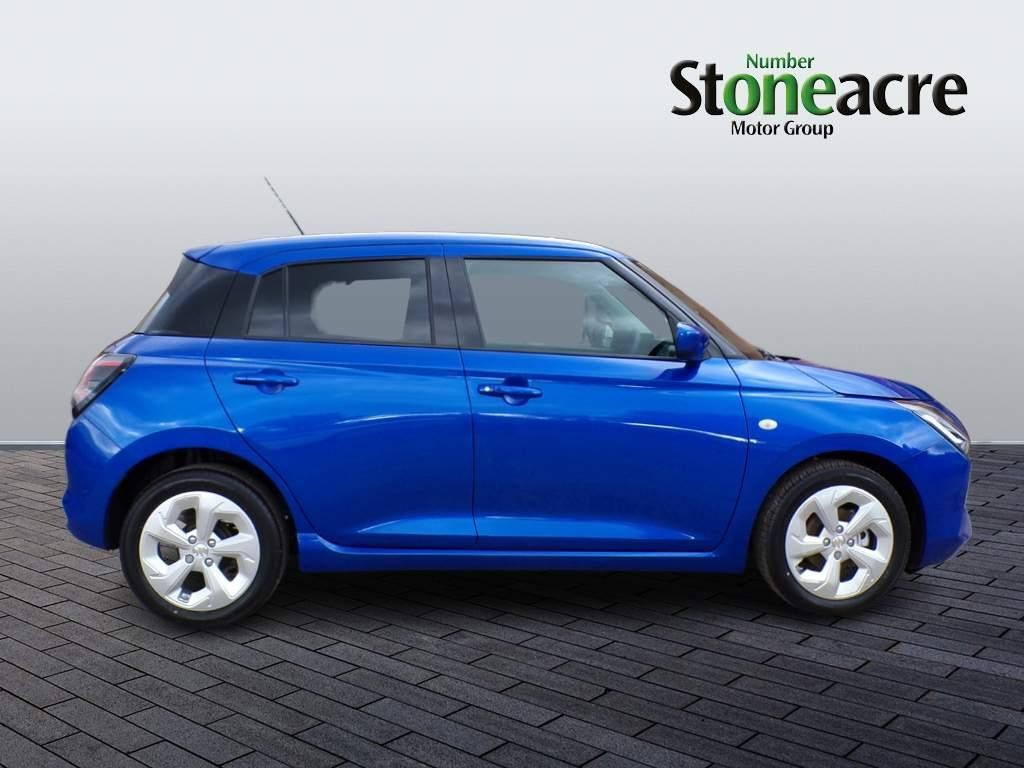 Suzuki Swift Image 2