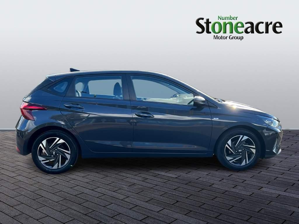 Hyundai i20 Image 2