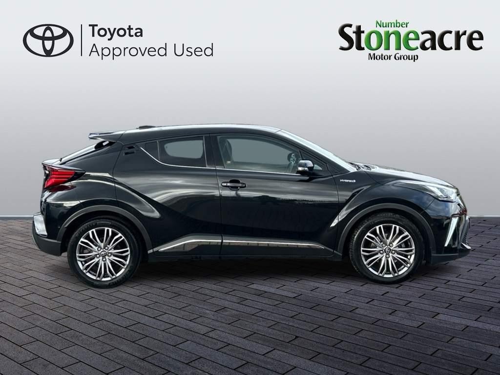 Toyota C-HR Image 2