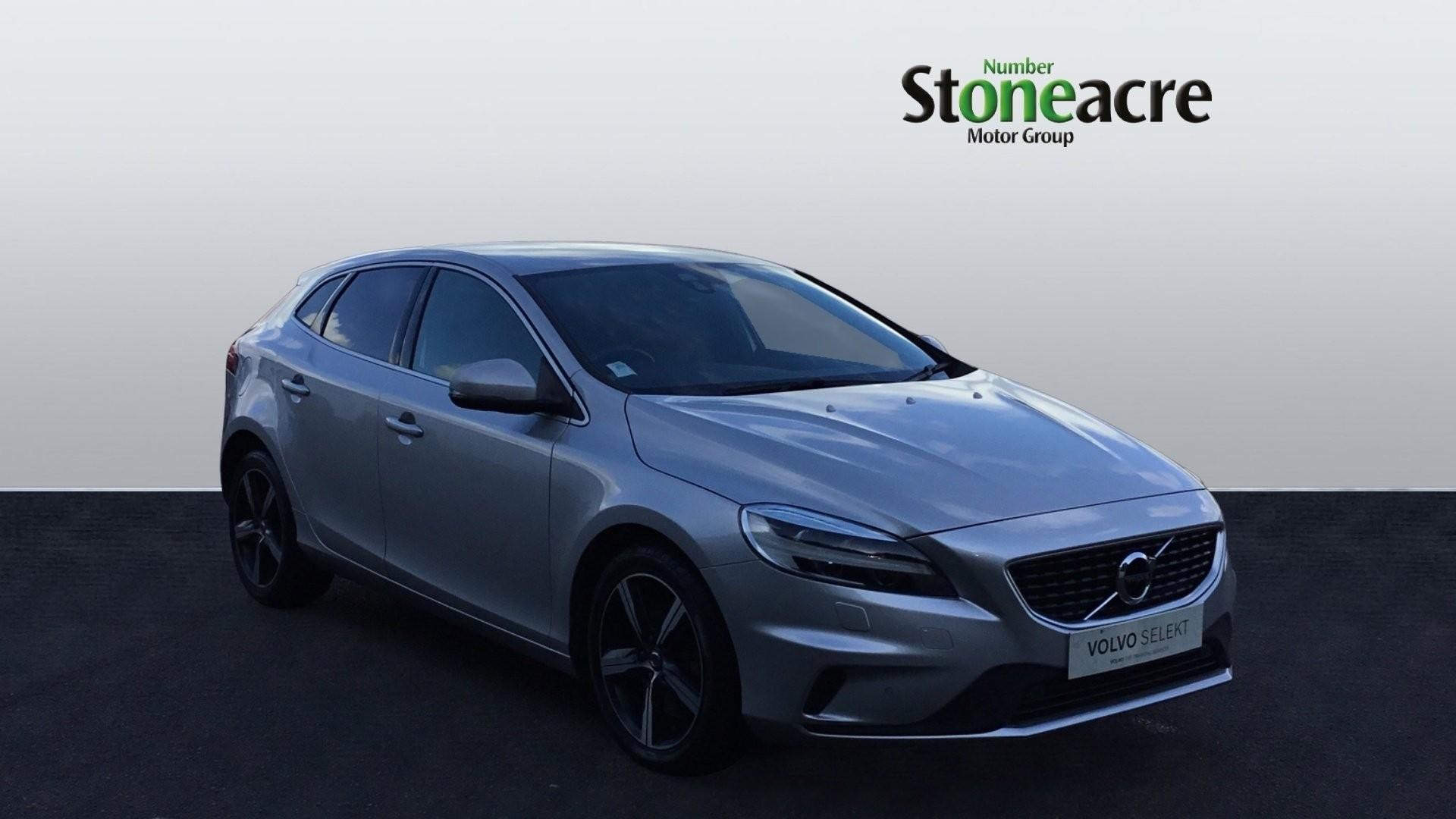 Volvo V40 Image 1