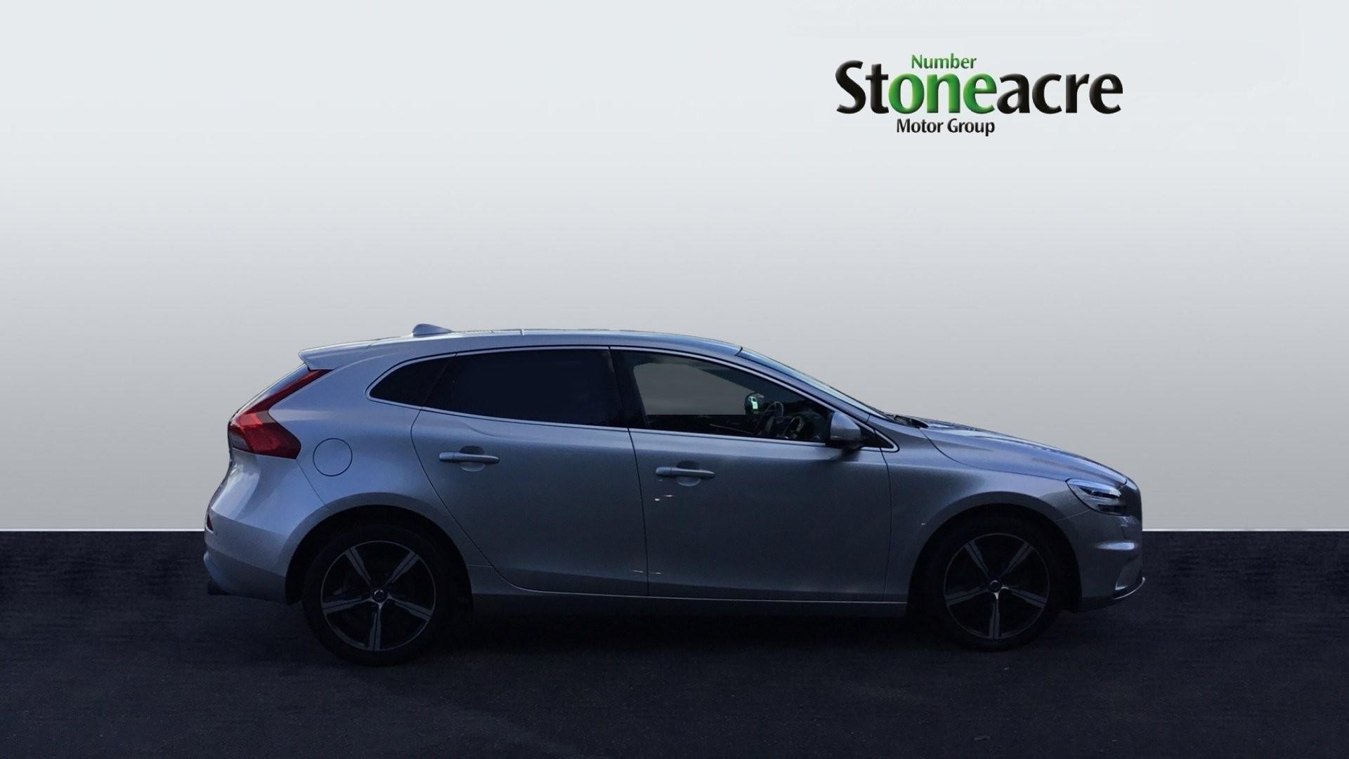 Volvo V40 Image 3