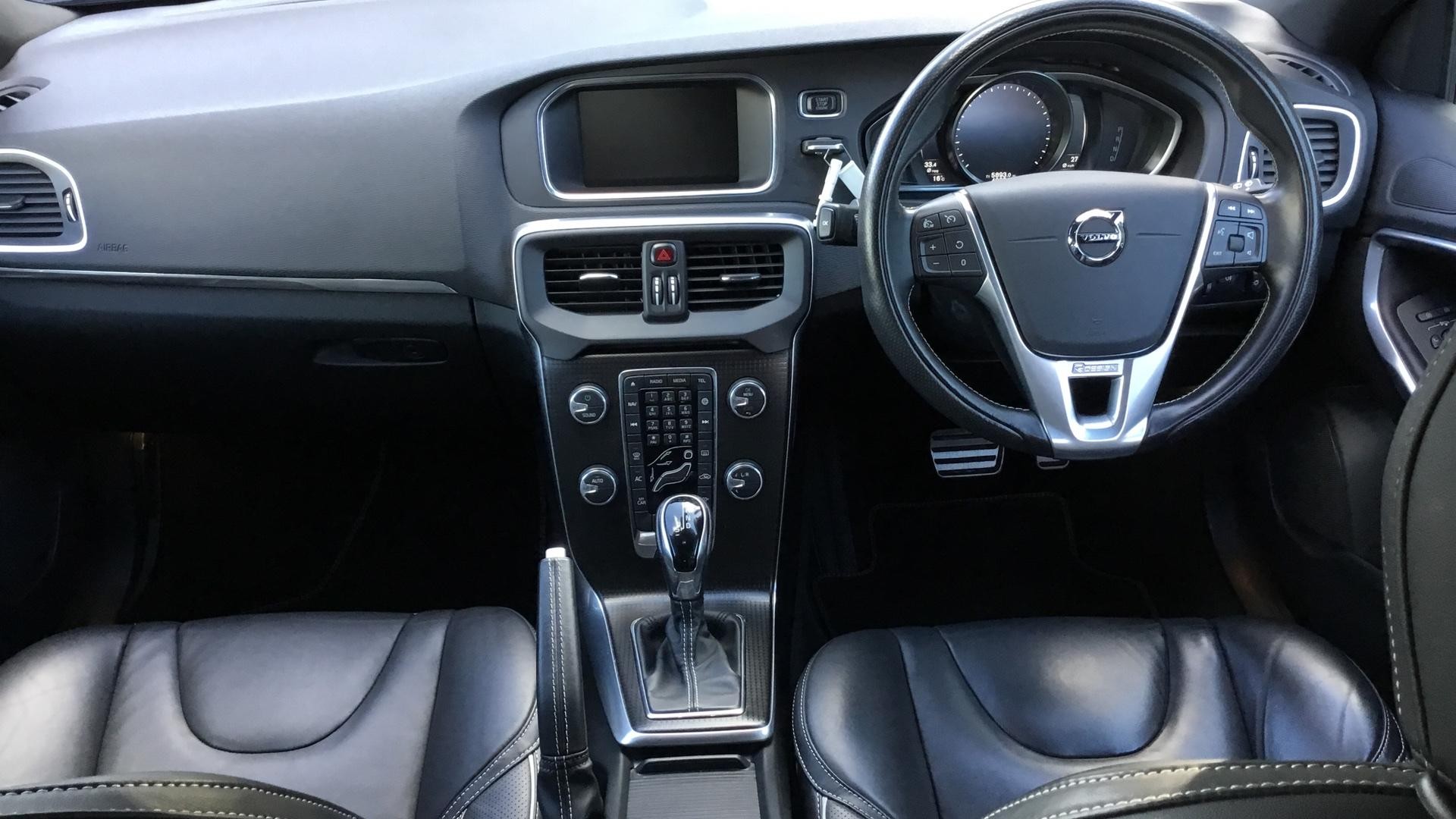 Volvo V40 Image 20