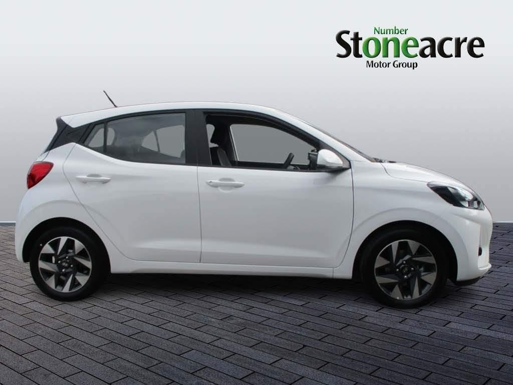 Hyundai i10 Image 2