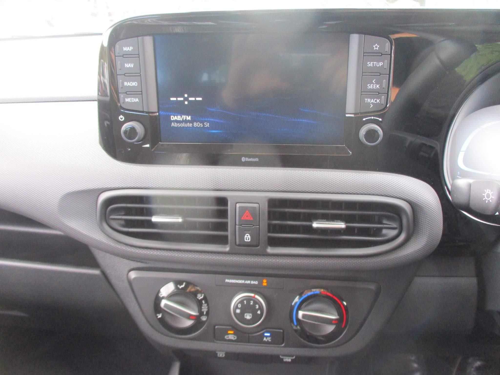 Hyundai i10 Image 15