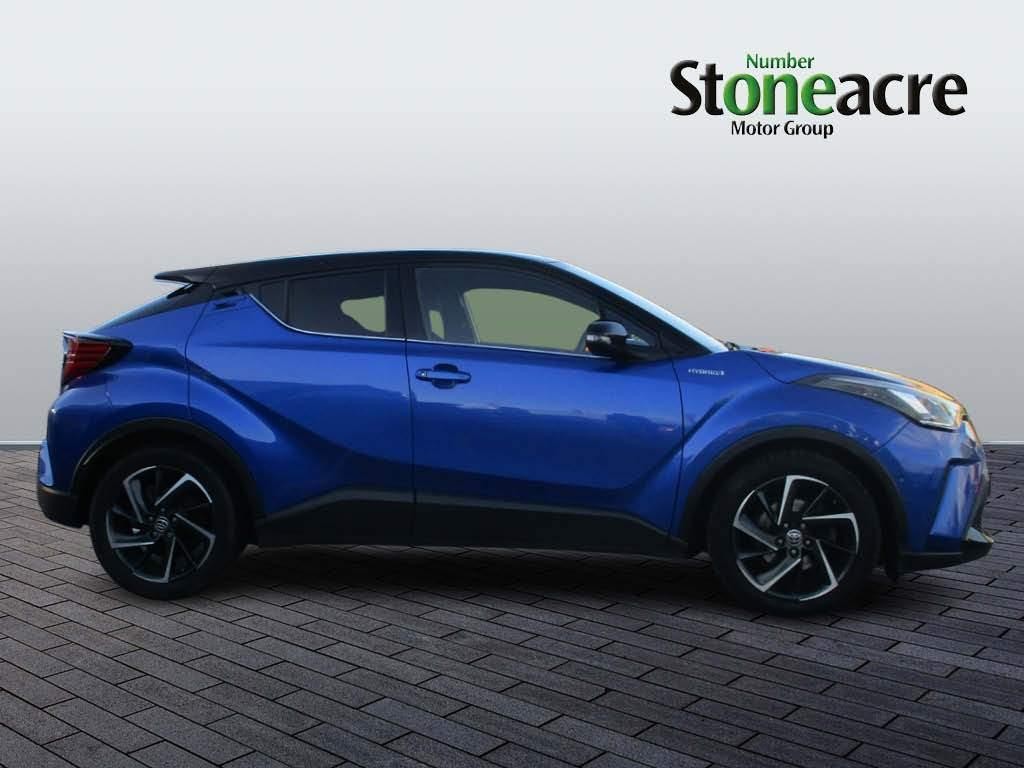 Toyota C-HR Image 2