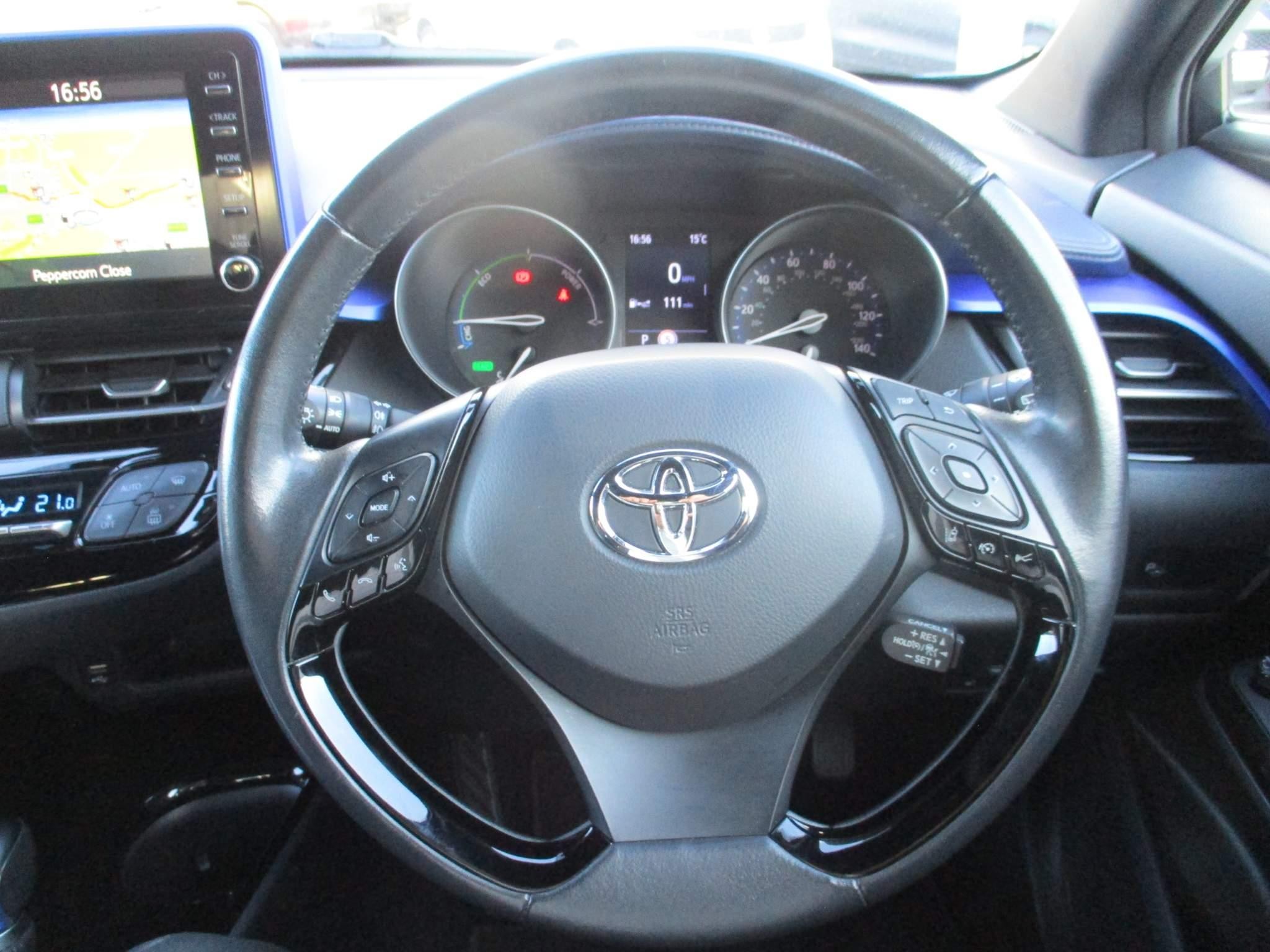 Toyota C-HR Image 22