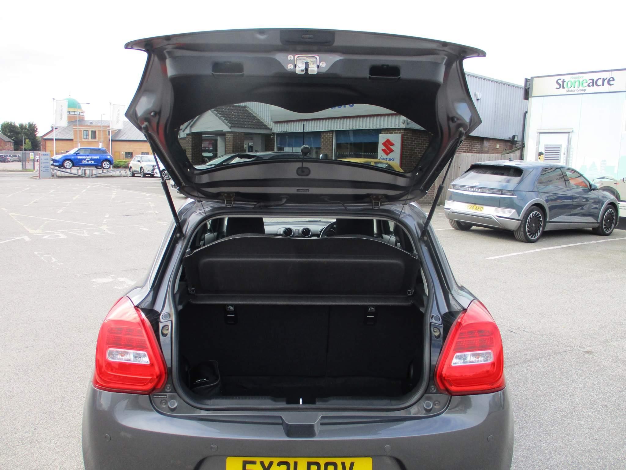 Suzuki Swift Image 18