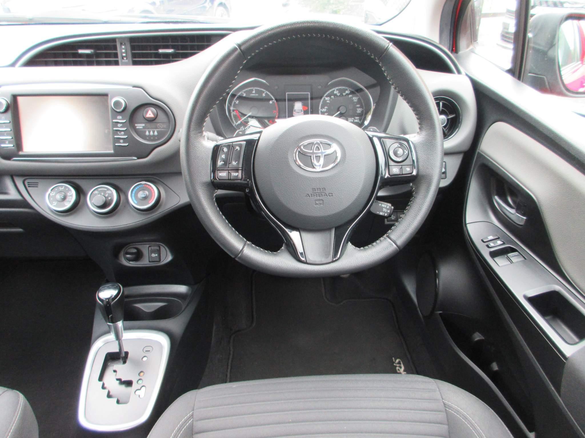 Toyota Yaris Image 12