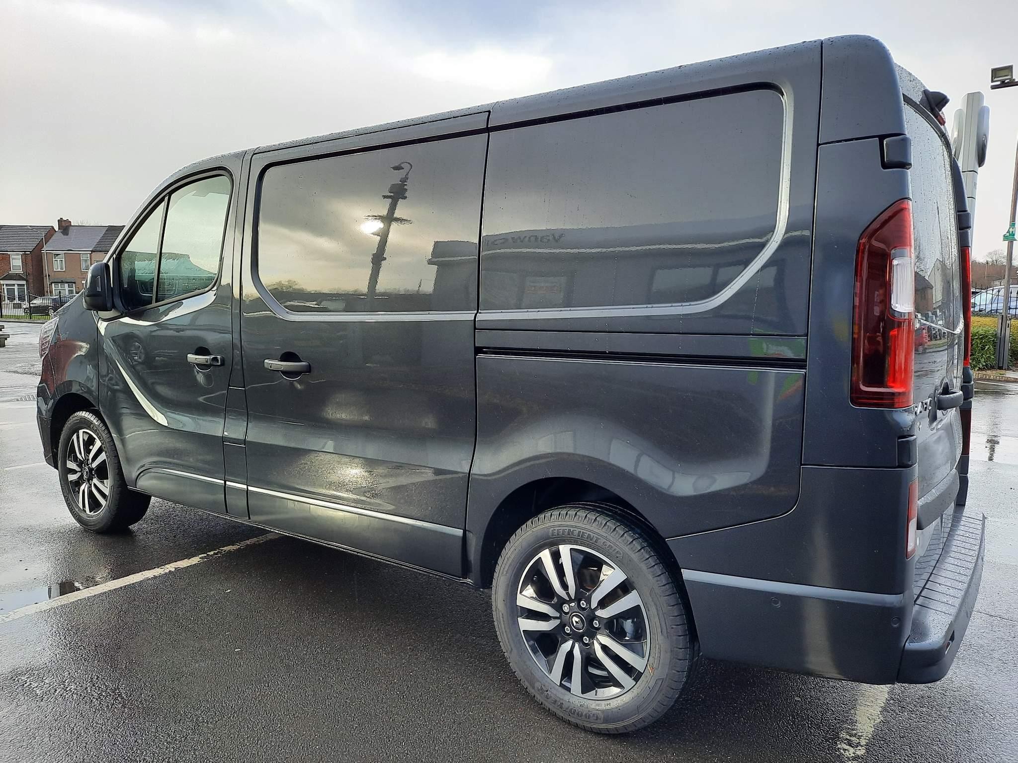 Renault Trafic Image 4