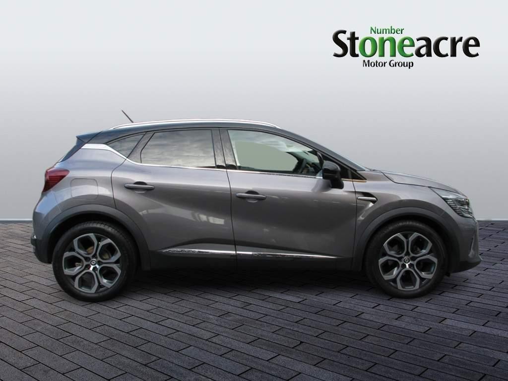 Renault Captur Image 2