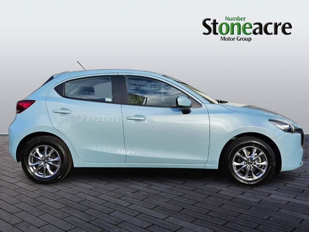 Mazda Mazda2 Image 2