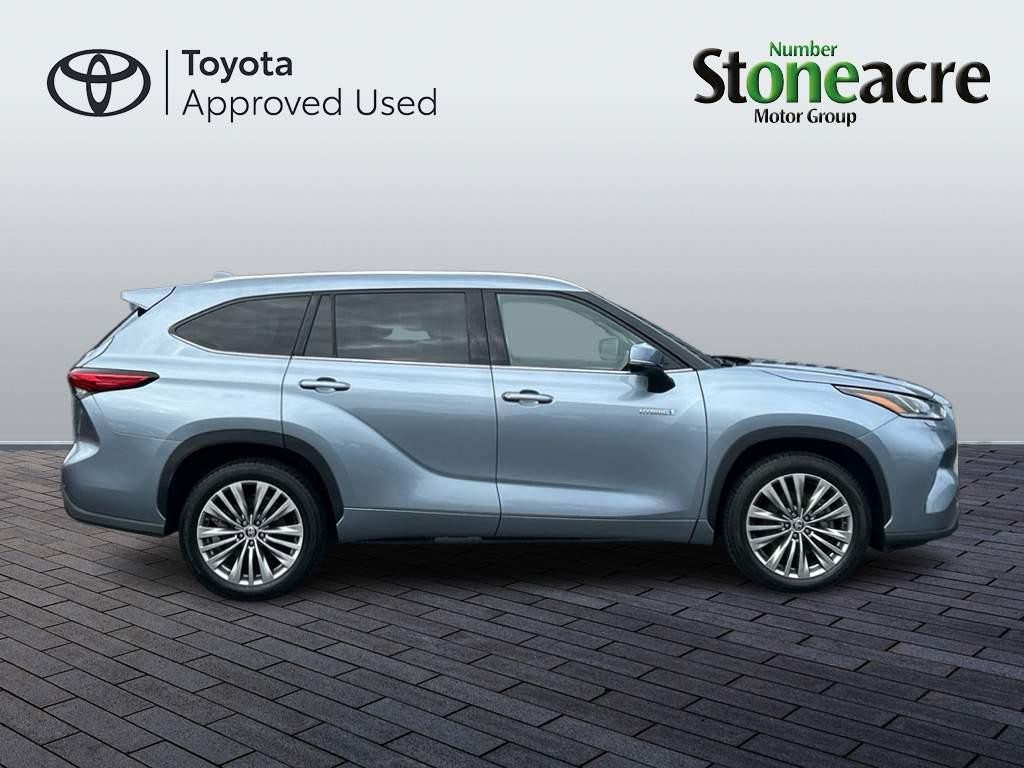 Toyota Highlander Image 2