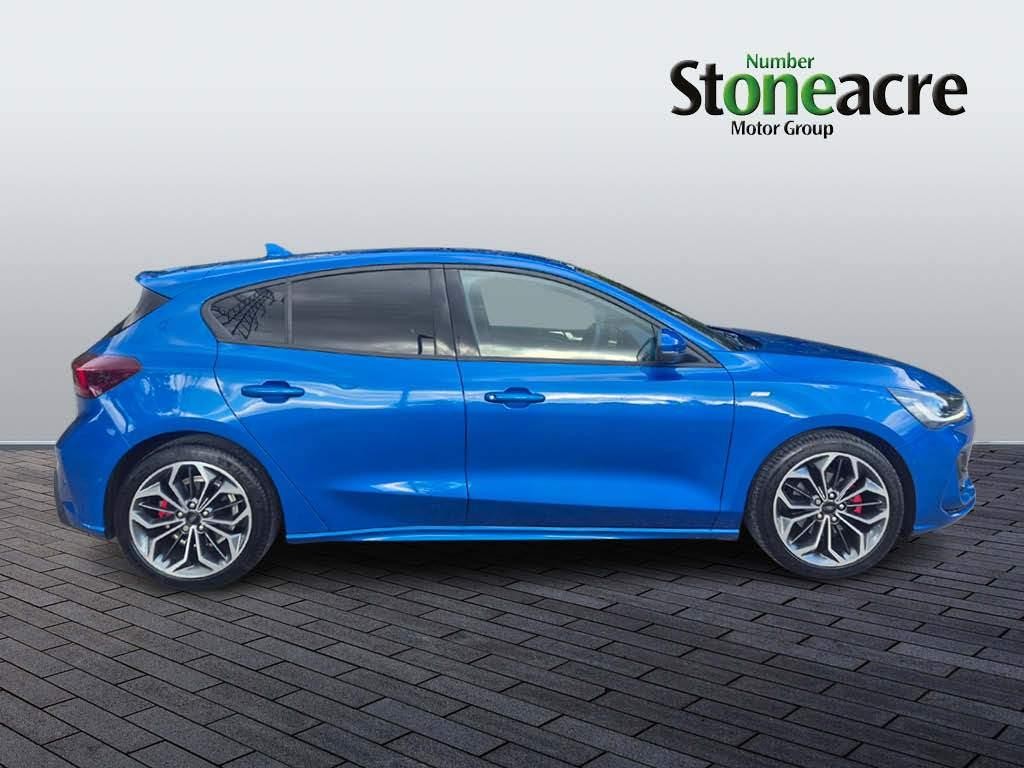 Ford Focus Image 2