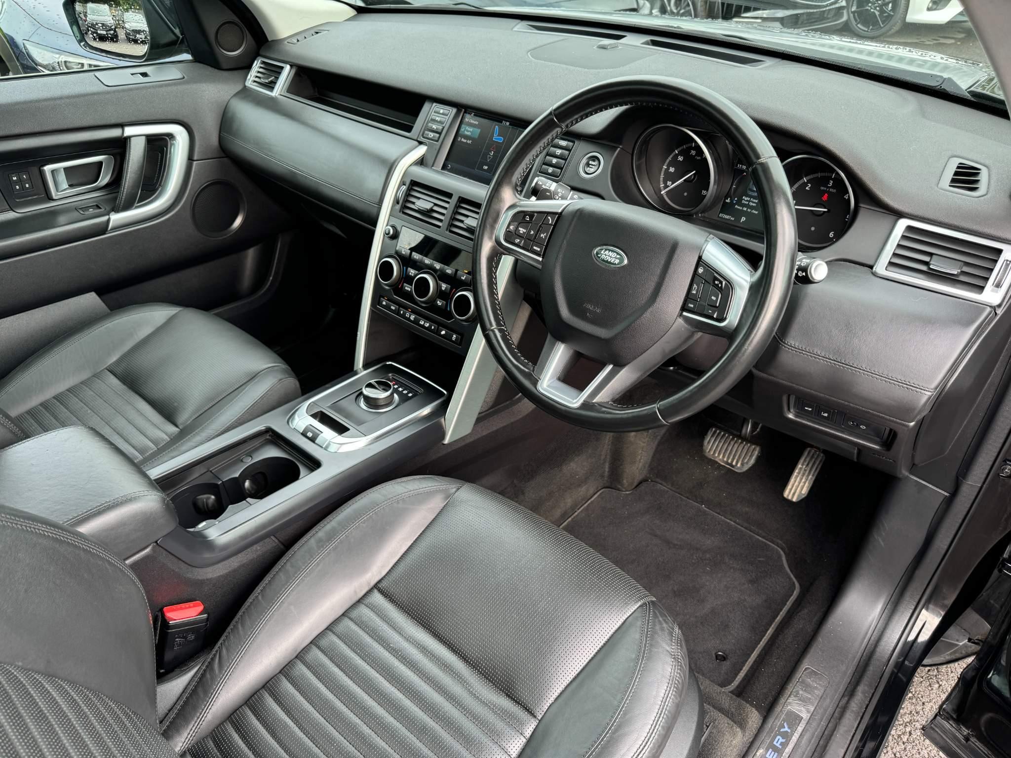 Land Rover Discovery Sport Image 34